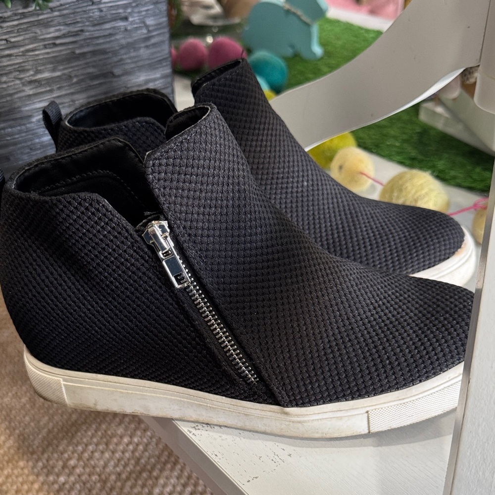 SM New York Black Wedge Slip-On Sneakers with Side Zipper